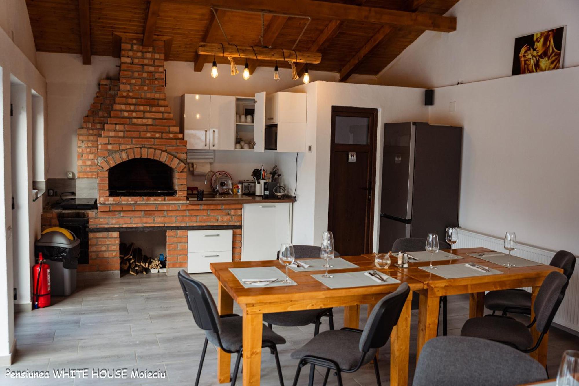 Hotel White House Moieciu à Moieciu de Jos Extérieur photo